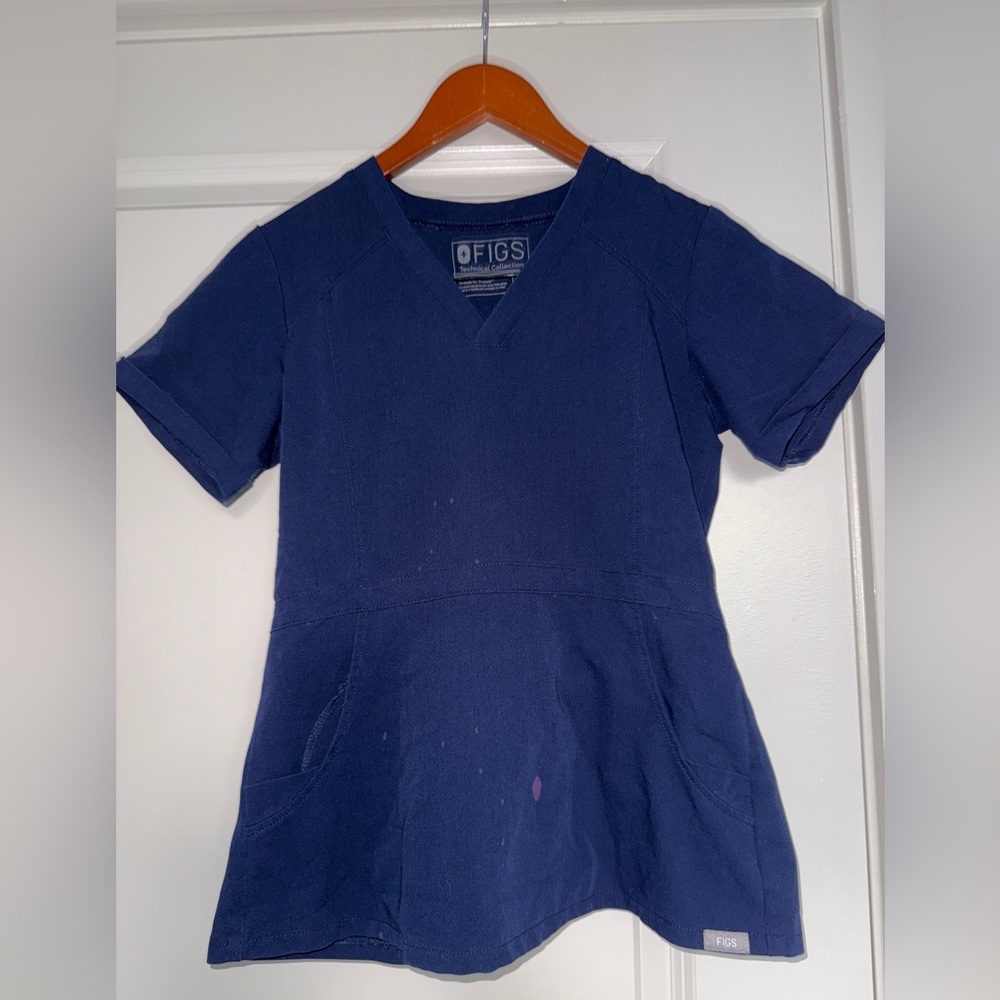 FIGS scrub top
